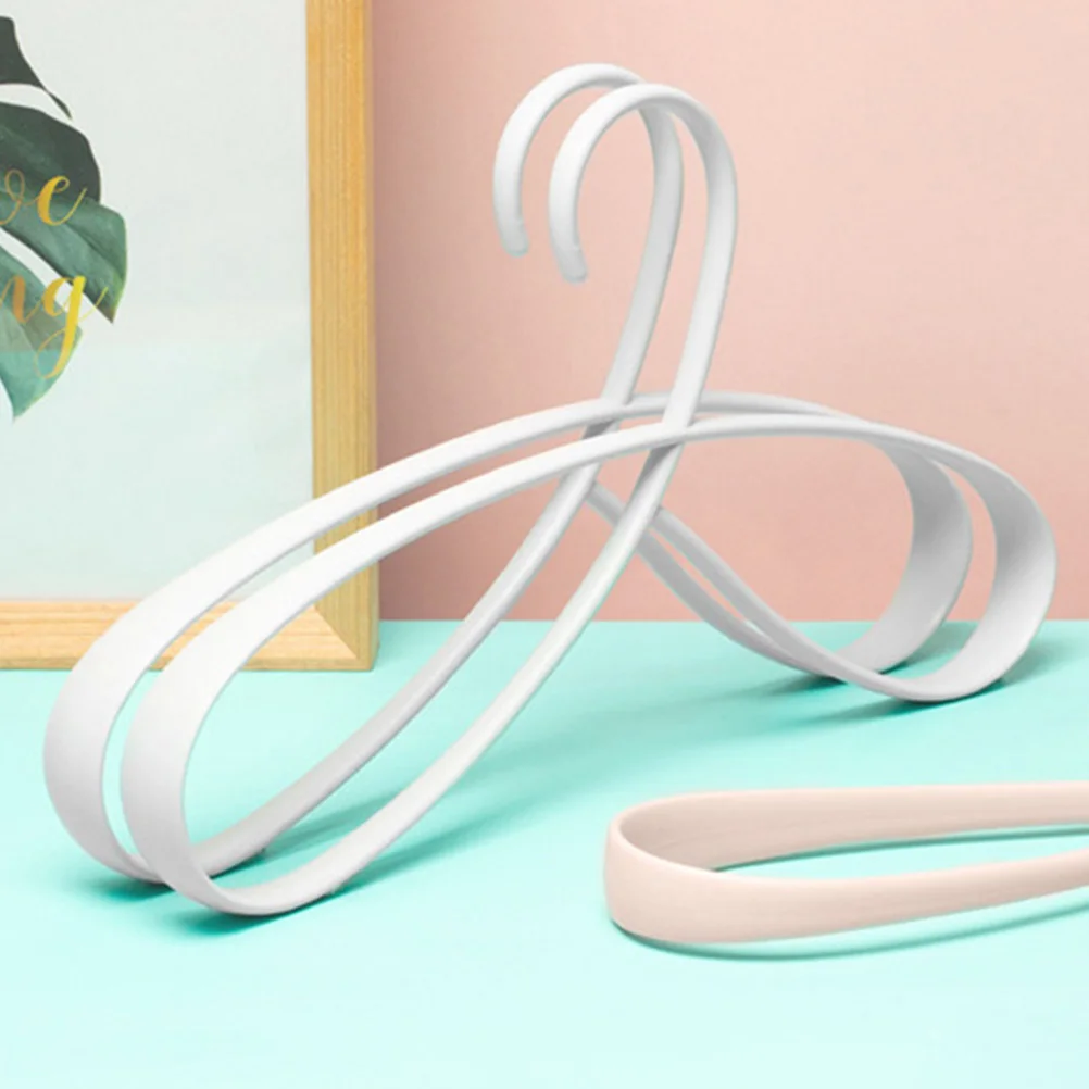 

5pcs Premium Anti-Slip Hangers Light Grey Heavy Duty Plastic Clothes Hangers Sturdy for Closet Storage Home Hotel Use Non-Slip