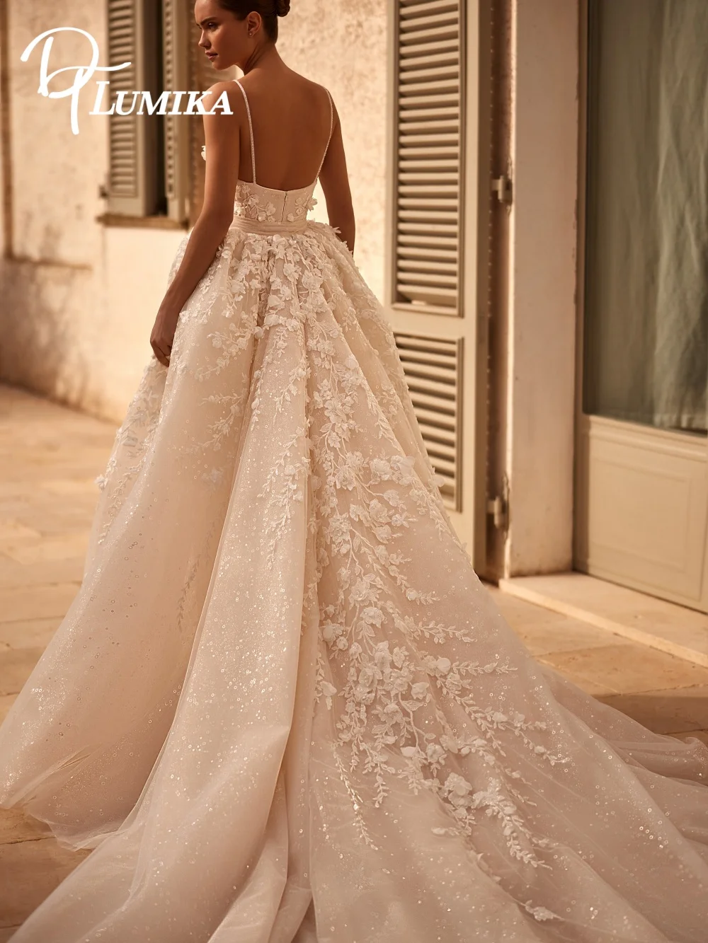 Wykwintna suknia ślubna z odpinaną spódnicą 2026, elegancka suknia ślubna na ramiączkach, urocza tiulowa suknia ślubna z kwiatami 3D, długość do podłogi, szyta na miarę.