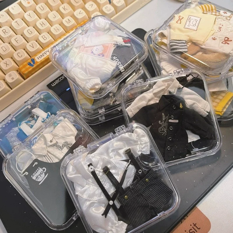 Caja de almacenamiento acrílica transparente, estuche organizador de insignias, joyería, caja protectora cuadrada sellada, caja a prueba de polvo para ropa de muñeca de algodón