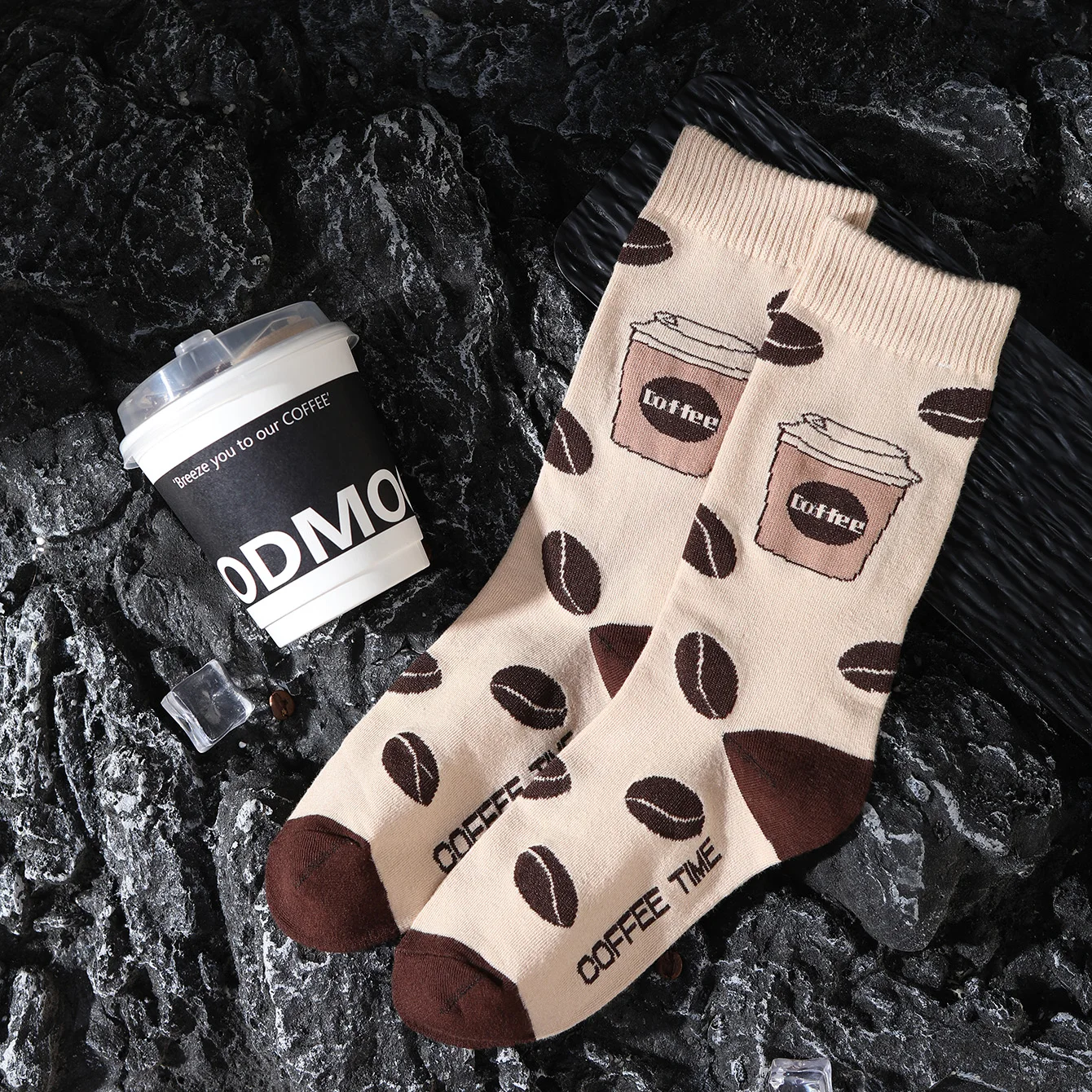 1 Pair of Mid-Calf Socks for Men and Women, Novelty and Fun Colorful Coffee Cup Gift Box Socks, European and American Fashion Style, Comfortable and Breathable, Party Casual Novelty Gifts, Valentine's Day, Christmas, Santa Claus, Autumn and Winter Models, All-Season Cute and Fun Socks