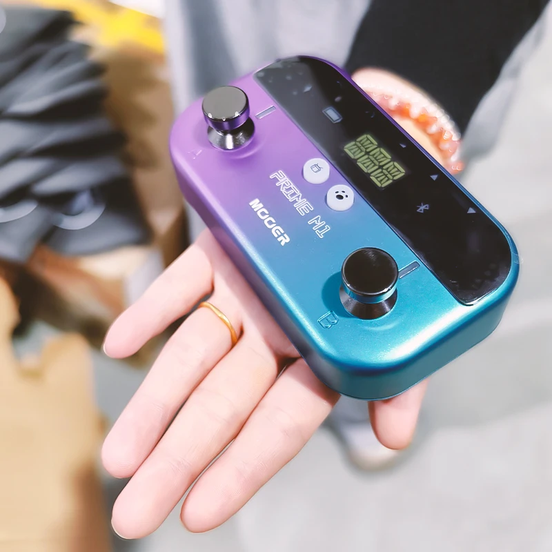 معالج MOOER متعدد التأثيرات بدواسة تأثير الجيتار الكهربائي مع 128 نماذج تأثير الجيتار OTG USB تسجيل مخرج سماعة الرأس