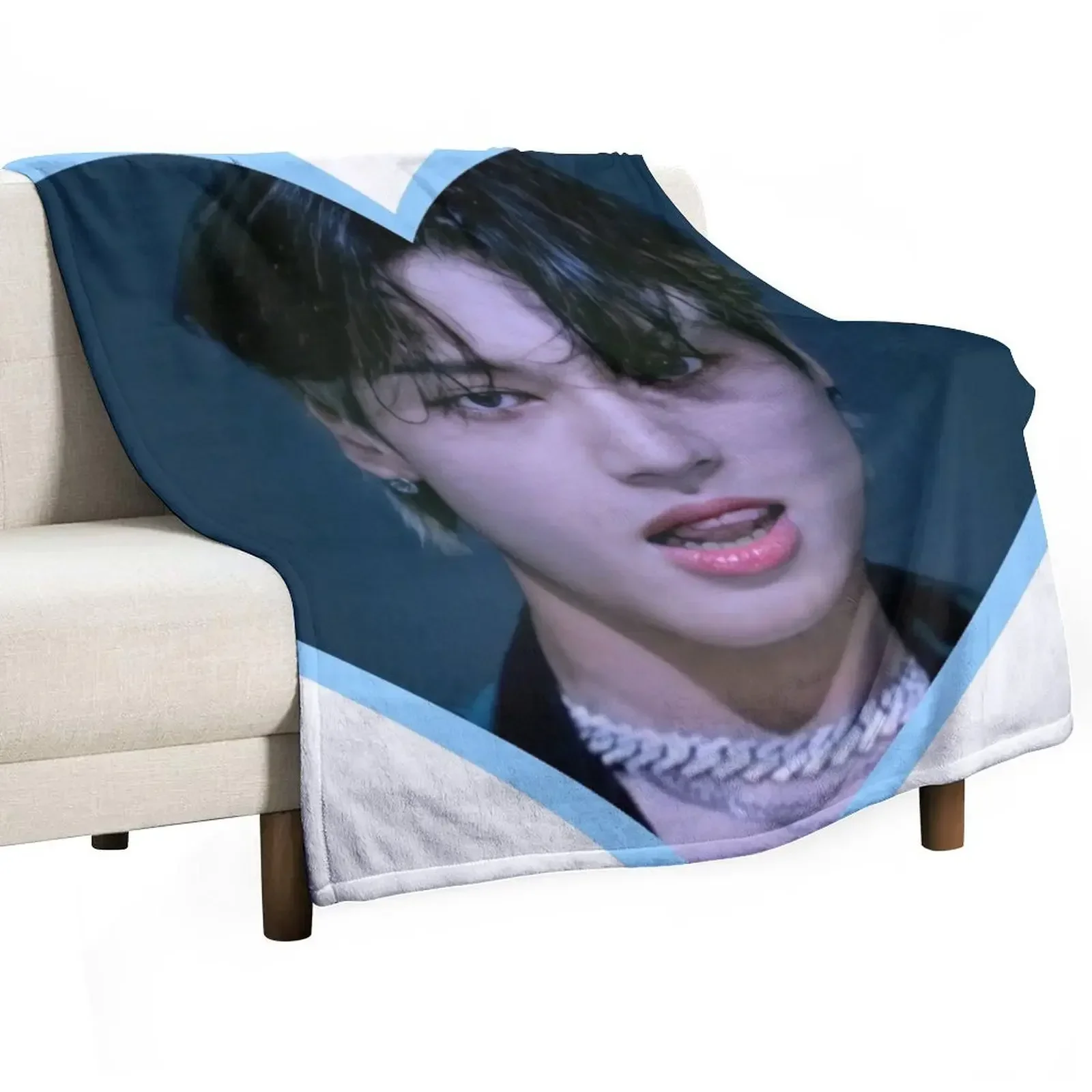 

Kpop ATEEZ Wooyoung Heart Throw Blanket Hairy Cute Plaid Bed covers Decorative Beds Blankets