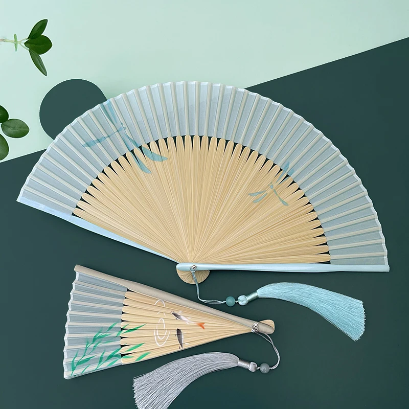 The product can be customized. Folding fan Chinoiserie style portable folding fan in summer