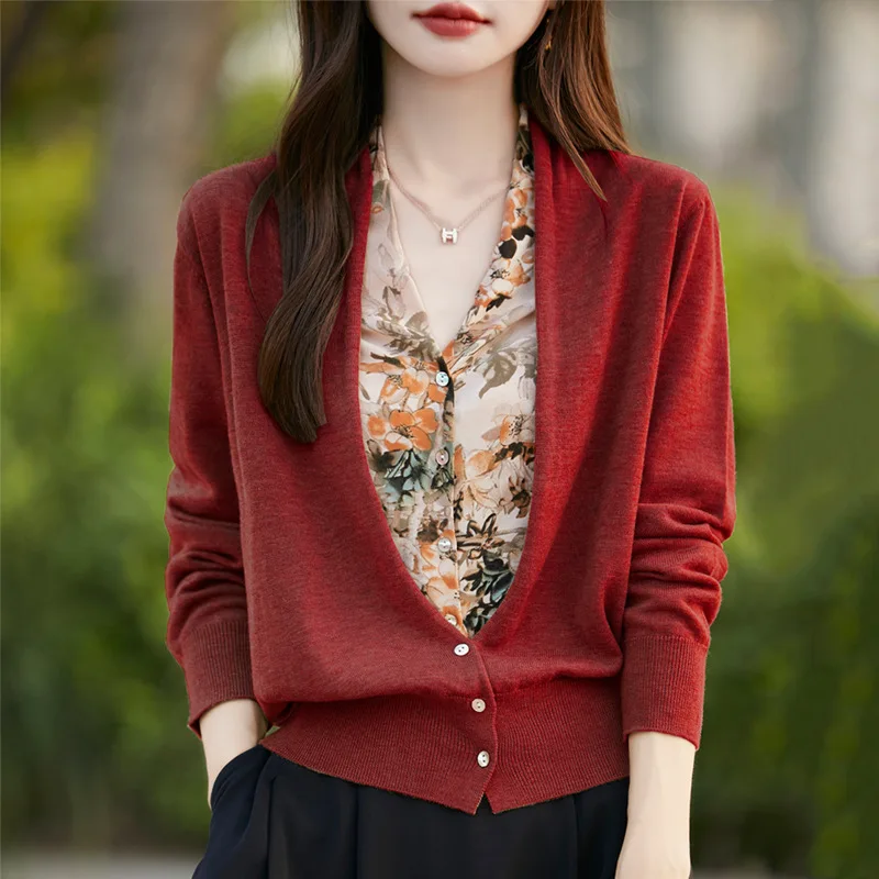 2024 Autumn and Winter New Women's 16-Pin Worsted Wool Ink Painting Two-Piece Pearl Long-Sleeved Top Thin Cardigan