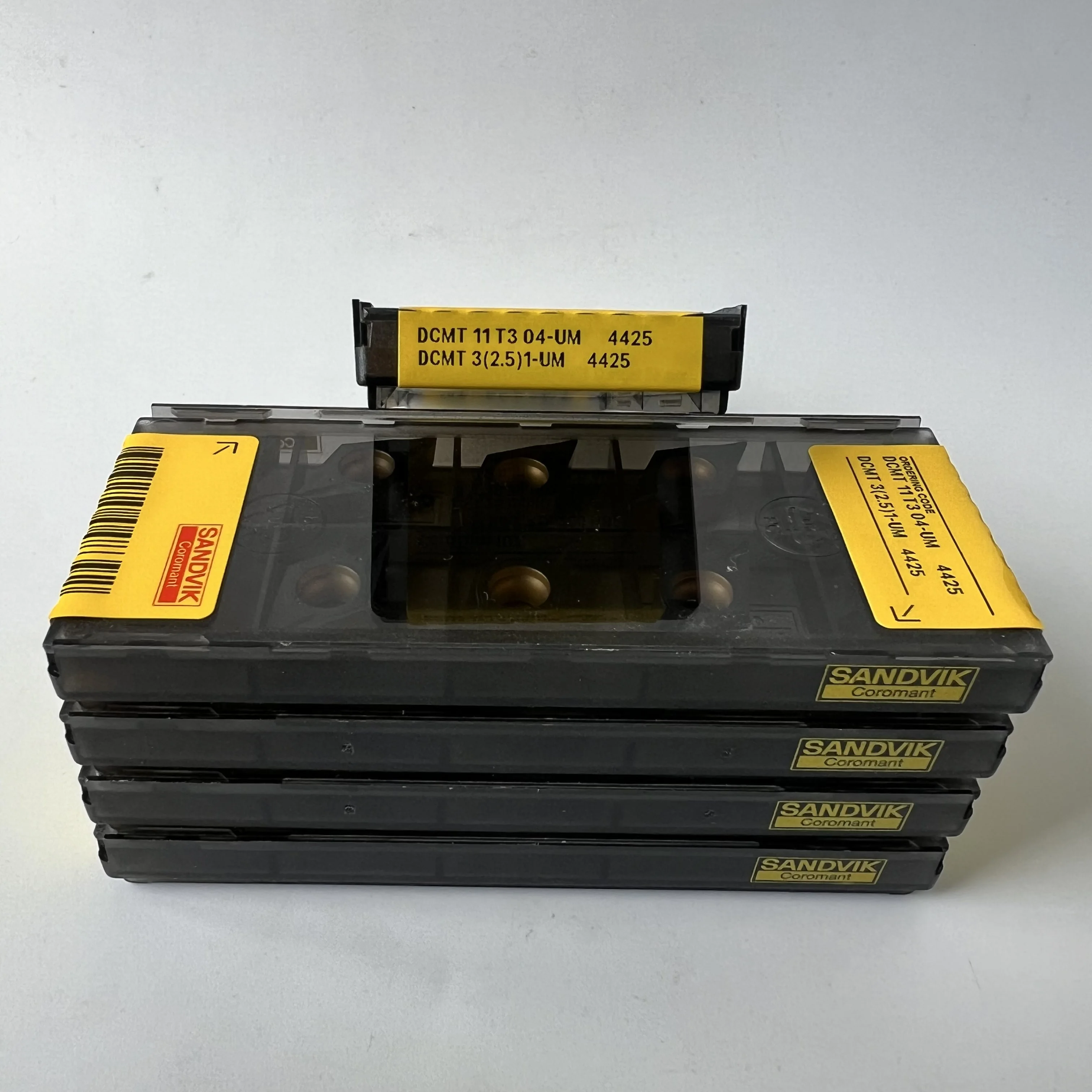 

DCMT11T304-UM 4425 CNC BLADE