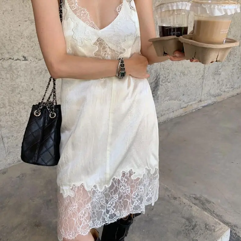 섹시한 레이스 삽입 미니 드레스 여성 여름 새로운 순수한 욕망 Strapl 드레스 캐주얼 스타일 가을 시즌 민소매 폴리 에스터 코튼 블렌드