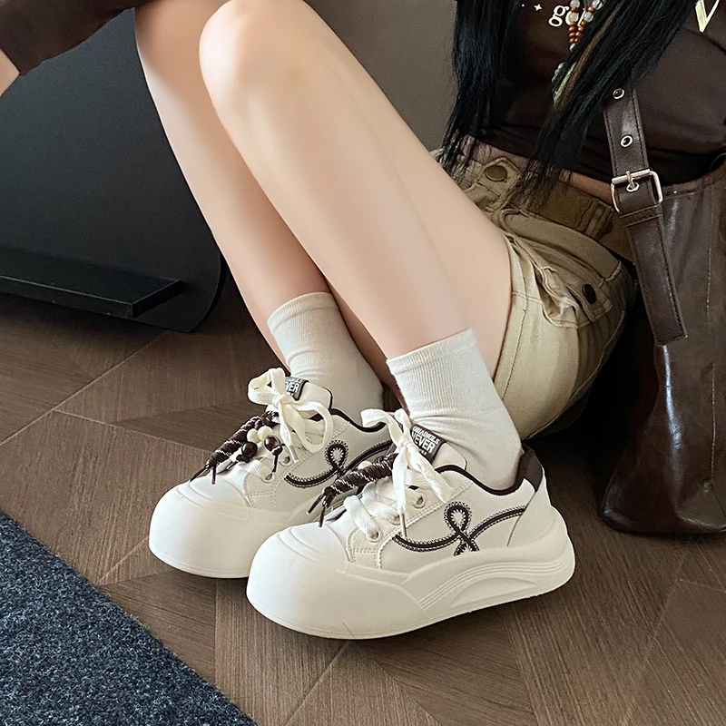 

Versatile white sneakers thick-soled height-increasing board shoes new women's autumn bread shoes sports and casual shoes