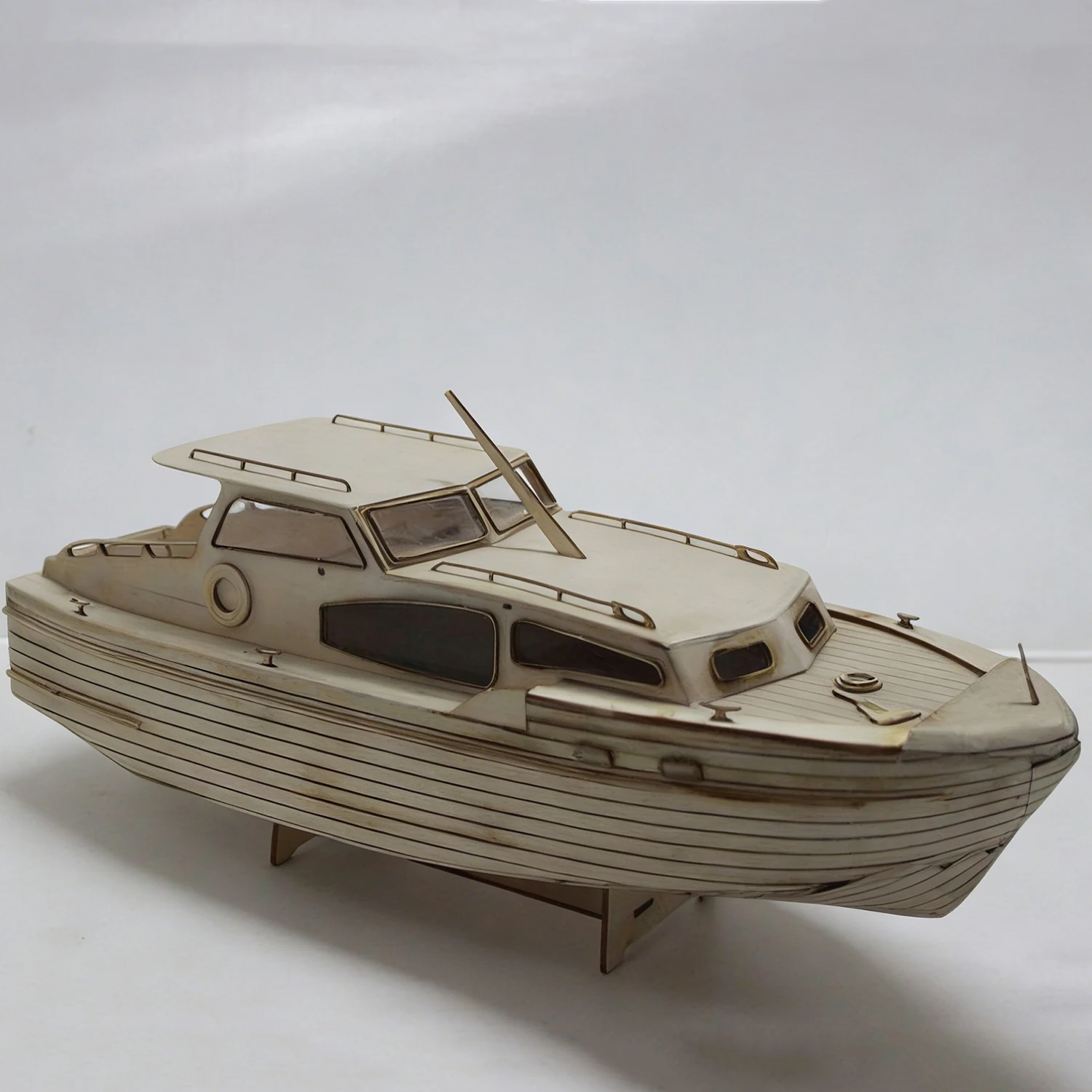 

1/30 RC Ships 34.5cm Chris "Commander" Yacht Remote Control Boat Wooden Structure RC Schiffe Model Kit Ship Toy
