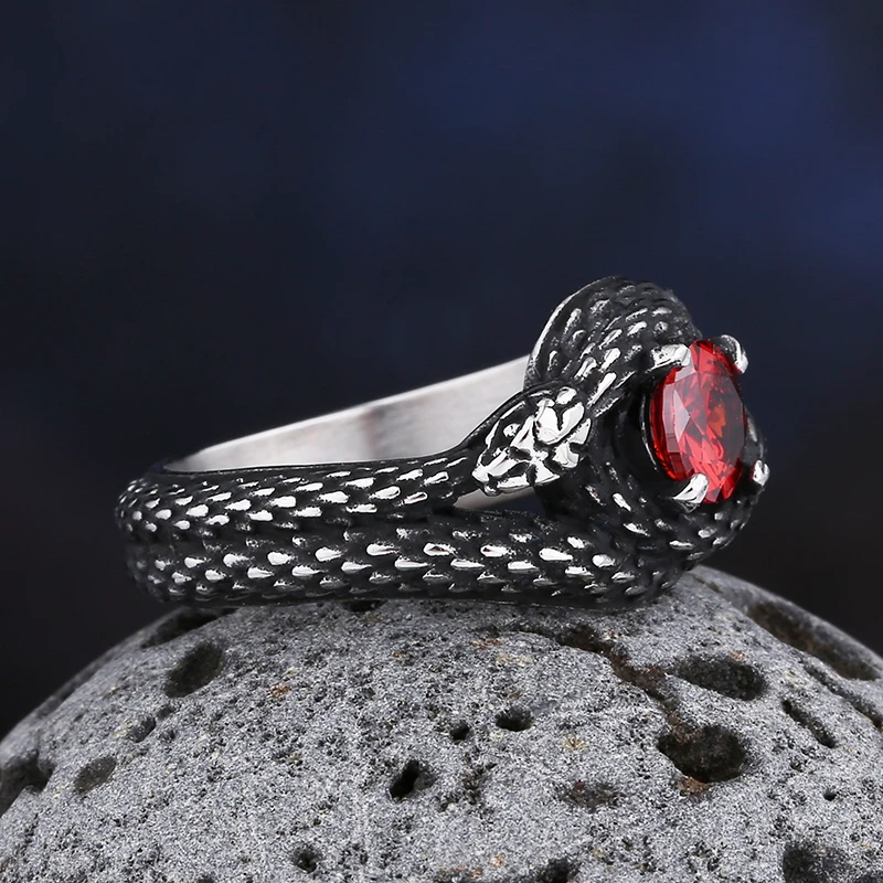 2023 New Vintage 316L Stainless Steel 3D Snake Ring With Red&Green StoneAnimal Fashion jewelry For Man Women Boyfriend Gift