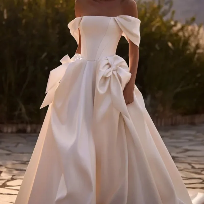 

Simple Satin White Appliques Wedding Dresses off-shoulder A skirt decal Long tail Bridal Gowns Made Customized