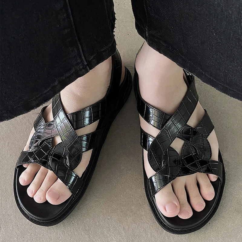 

2025 new Roman style open toed thick soled beach sandals, fashionable crocodile pattern, high-end and niche Velcro