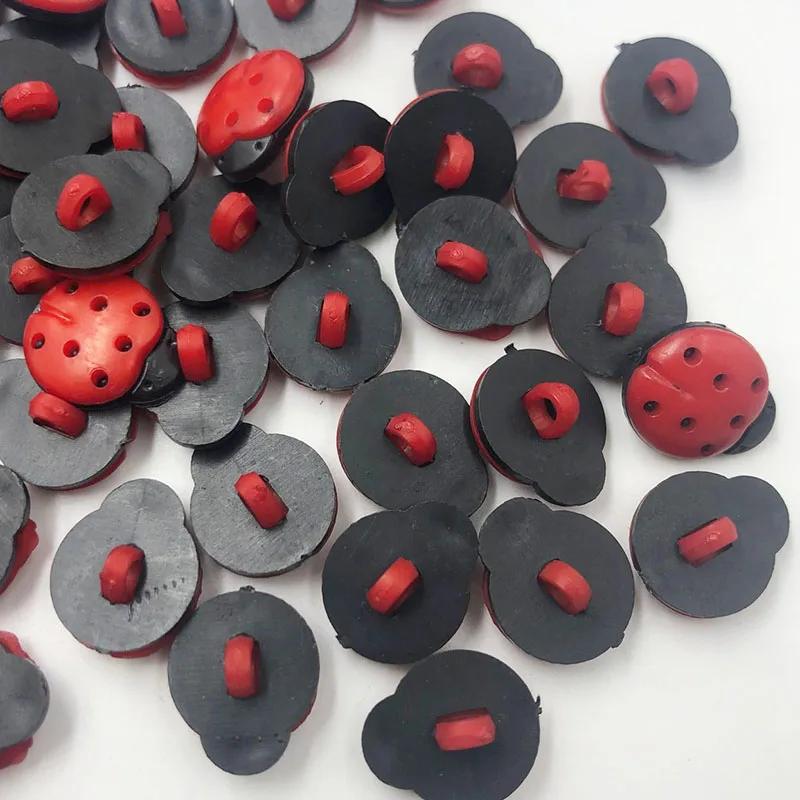 50/100Pcs Red ladybug DIY Kid\'s appliques/craft/sewing buttons PT64