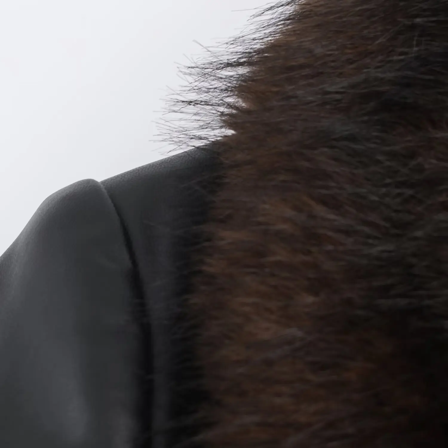 Cappotto in pelle di pelliccia staccabile casual chic Trench Cappotto da donna Autunno Inverno Nuovo cappotto in pelle PU allentato di media lunghezza tutto-fiammifero