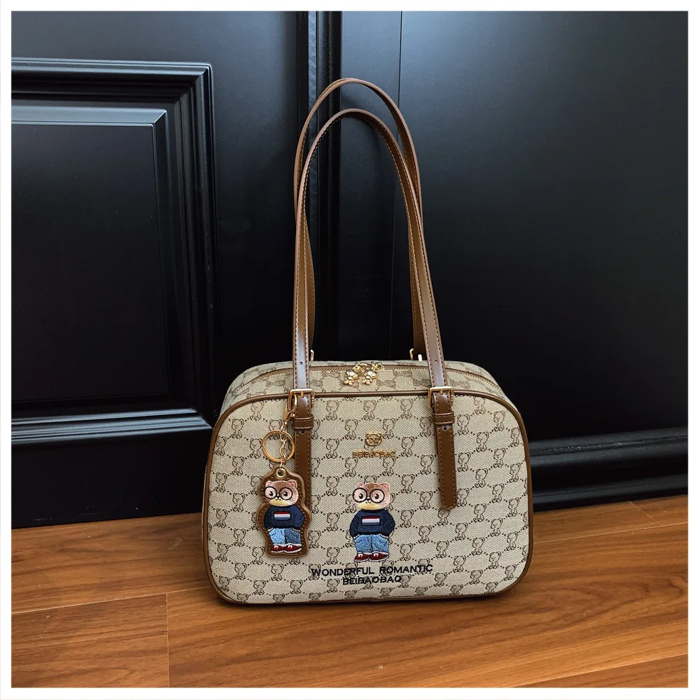

2025 New Fashion Cartoon Bear Canvas Bag - Women's Large Capacity Shoulder Underarm Street Bag
