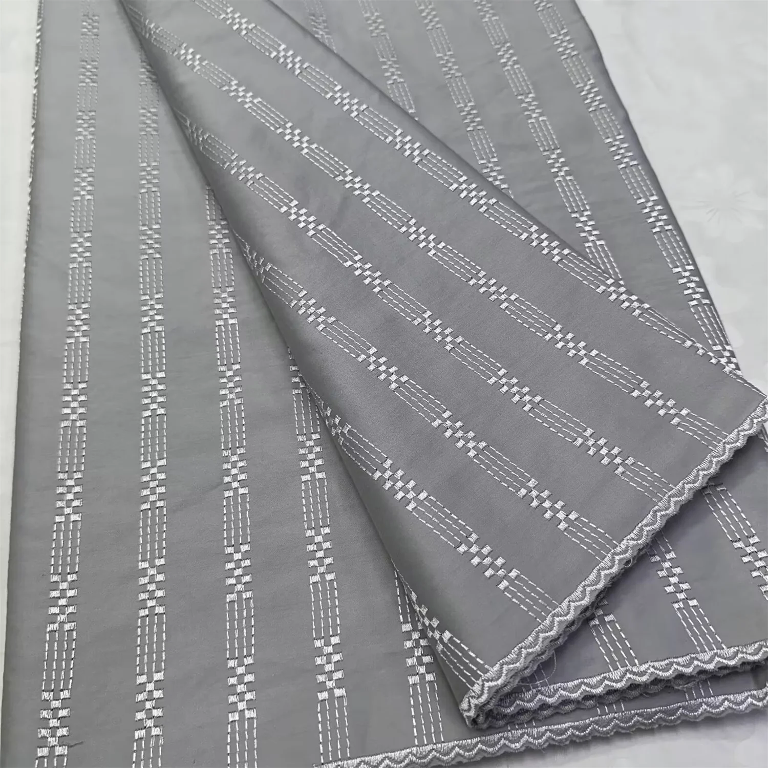 

Новый чистый цвет, 100% хлопок, африканская ткань, высокое качество, швейцарская вуаль, польская роскошная кружевная хлопковая ткань для мужской и женской одежды