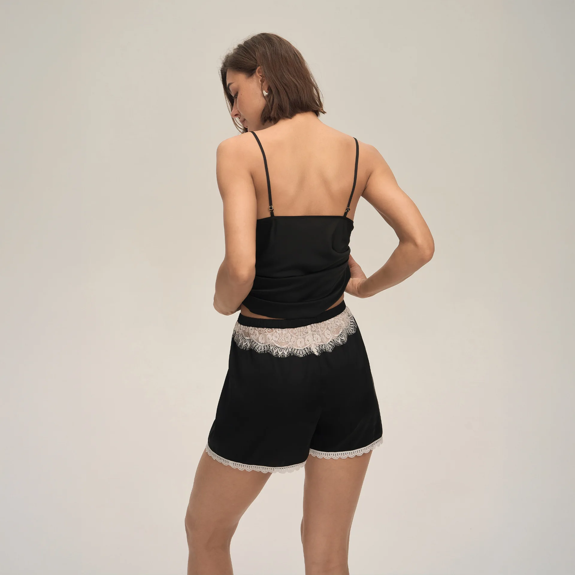 Новый женский домашний комплект шорт с лямкой на спине — повседневная и удобная одежда для дома с кружевом, женская одежда для сна