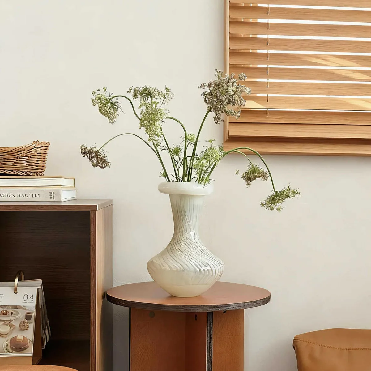 Vase in Ancient Style Simple Slender Mouth Hydroponic Flower Arrangement Gentle Light Luxury Glass Vase Tabletop Ornaments