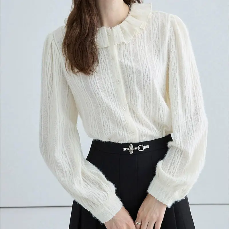 White Shirt Women's Long Sleeved Autumn New Doll Collar Plush Feel Warm Inner Layer Bottom Fashion Minimalist Casual Shirts