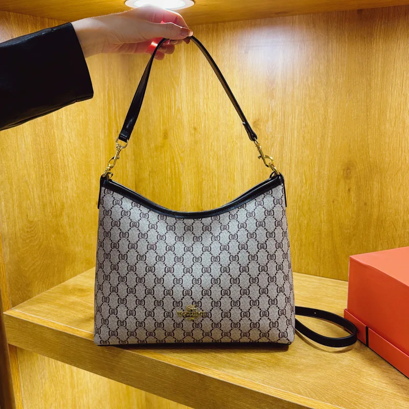 2025 خمر حقيبة تحت الإبط المرأة سعة كبيرة حقيبة كتف ريترو محفظة كروسبودي جلدية عادية ركاب موضة حمل ​