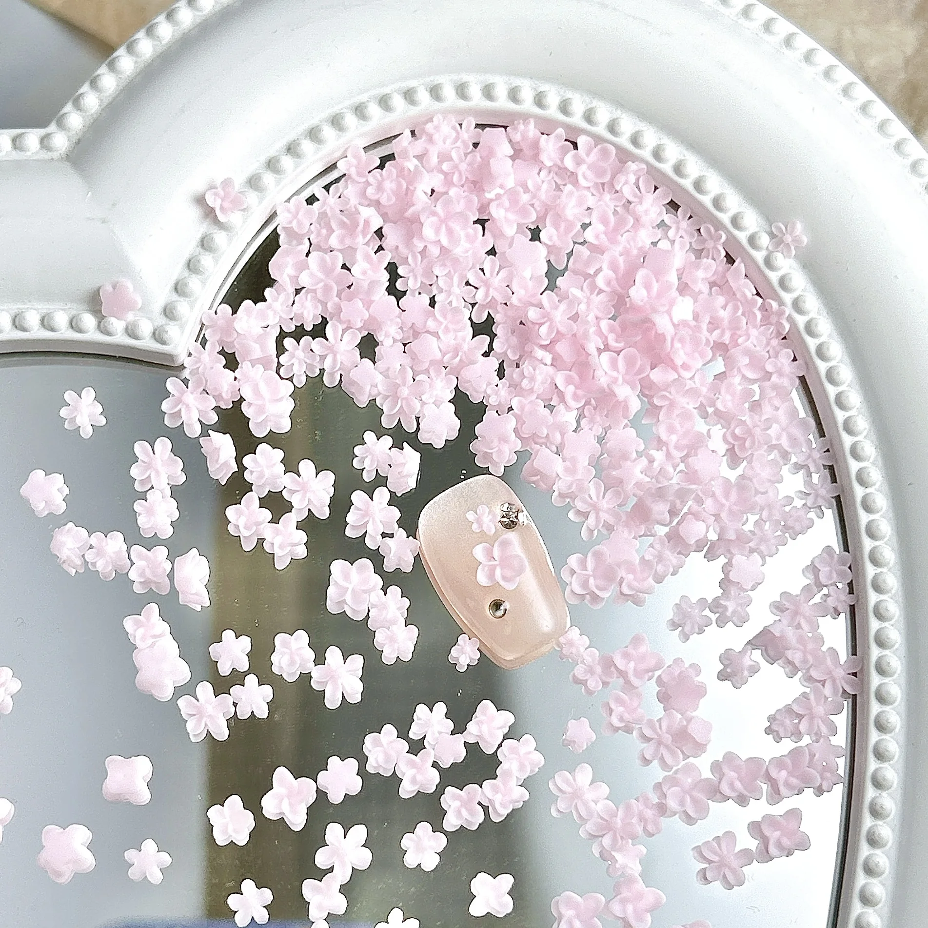 60PCS Sweet Mini Daisy Morning Glory Resin Nail Art Charms 3D Minimalist Pink Series Five-petal Flower Nail Decorations DIY Nail