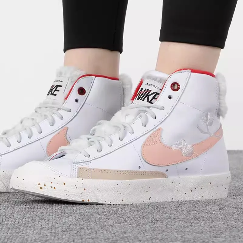 Nike High Top Board Shoes Women's Shoes 2024 New BLAZER MID 77 Trailblazer Lightweight Casual Shoes Classic retro Sneakers