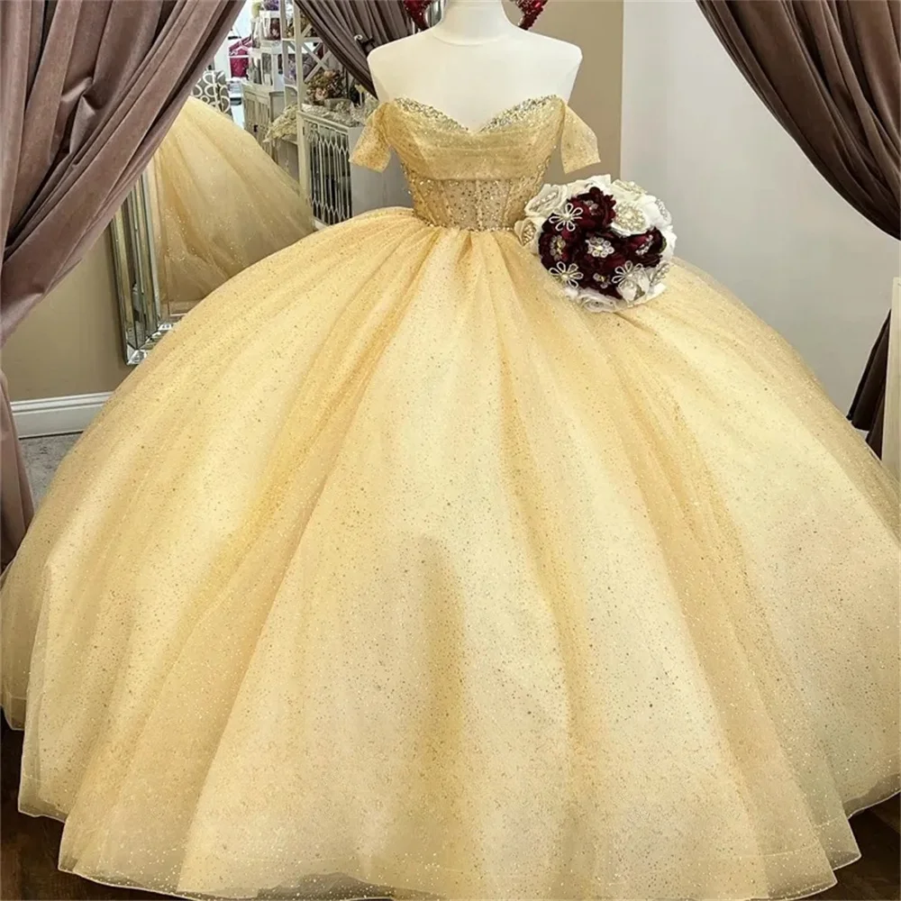 Robe de Quinceanera romantique à col en cœur, robe de soirée charmante, appliques 3D de perles de princesse, cristal hors de l'initiative pour 16 ans