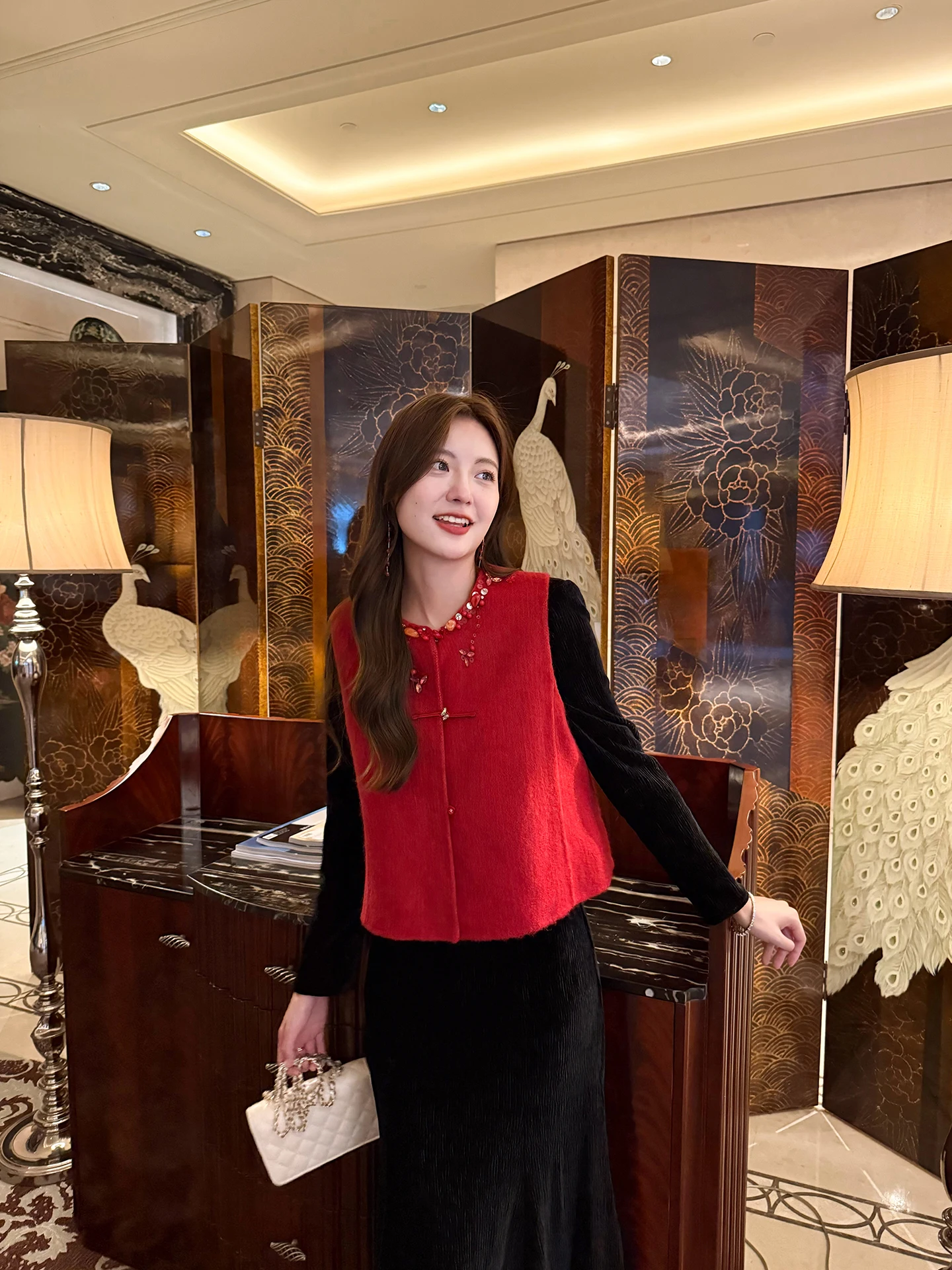 

Новый китайский шерстяной жилет ручной работы с бисером, красный, осенне-зимний, новинка, для свадебных торжеств, женская модная одежда