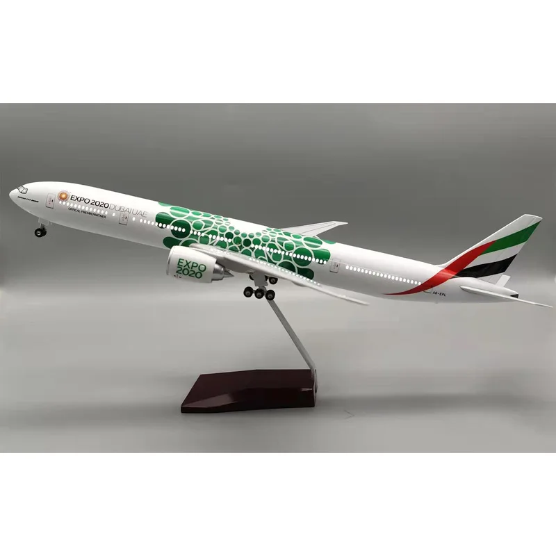 B777 الإمارات العربية المتحدة Expo ثابت نموذج طائرة زخرفة مع أضواء وعجلات محاكاة لعبة أطفال لعب مركبة لهدية عيد ميلاد