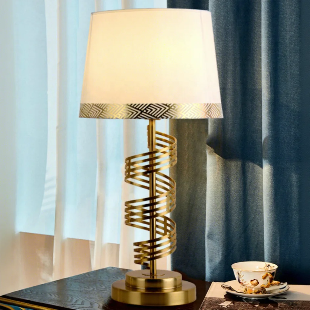 &c ฐานเกลียวโลหะสีทองพร้อมโป๊ะ - Geometric Lamp Shade บทวิจารณ์และราคา