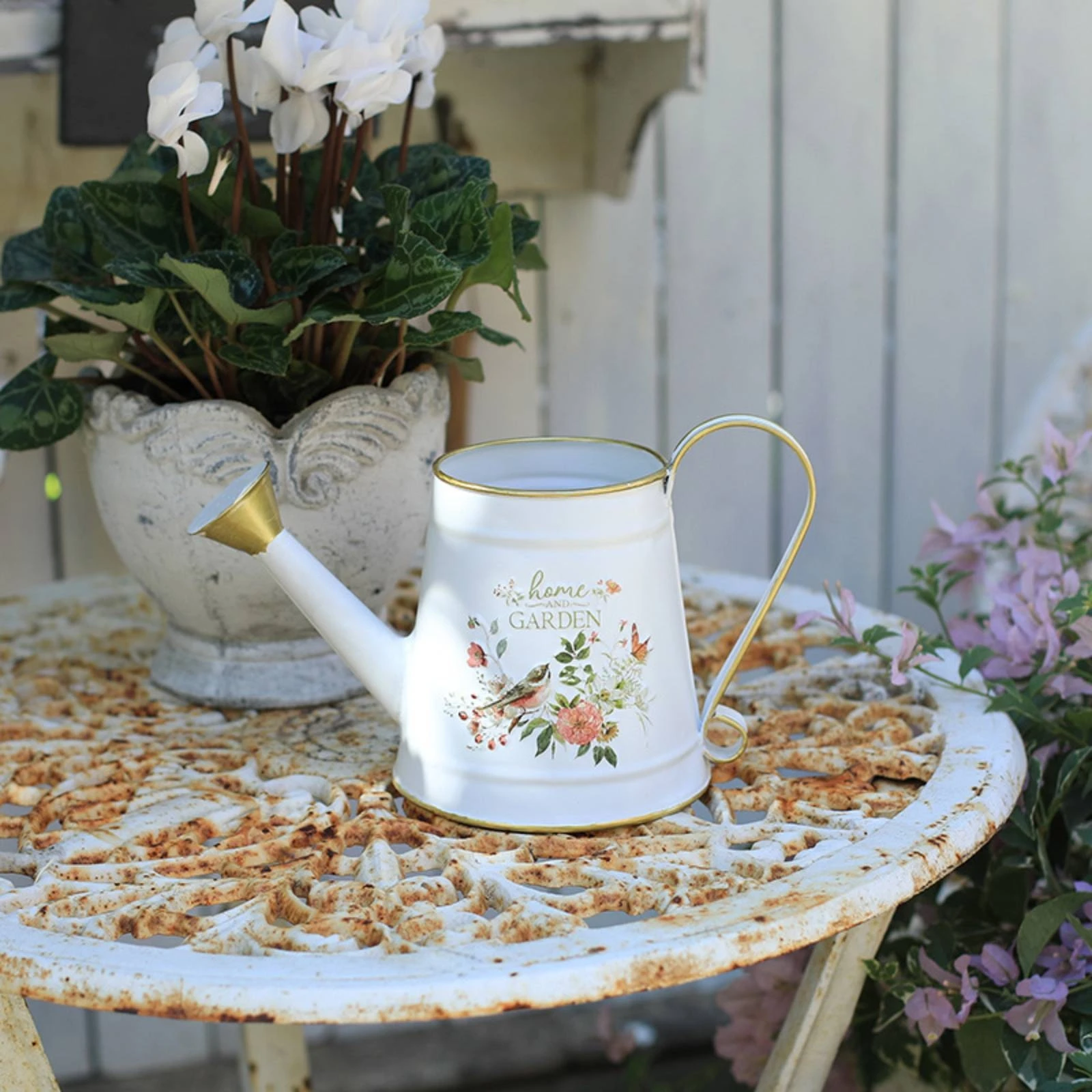 Metal Watering Can Gold Trim C - đánh giá và giá Gardening Tools Watering Can