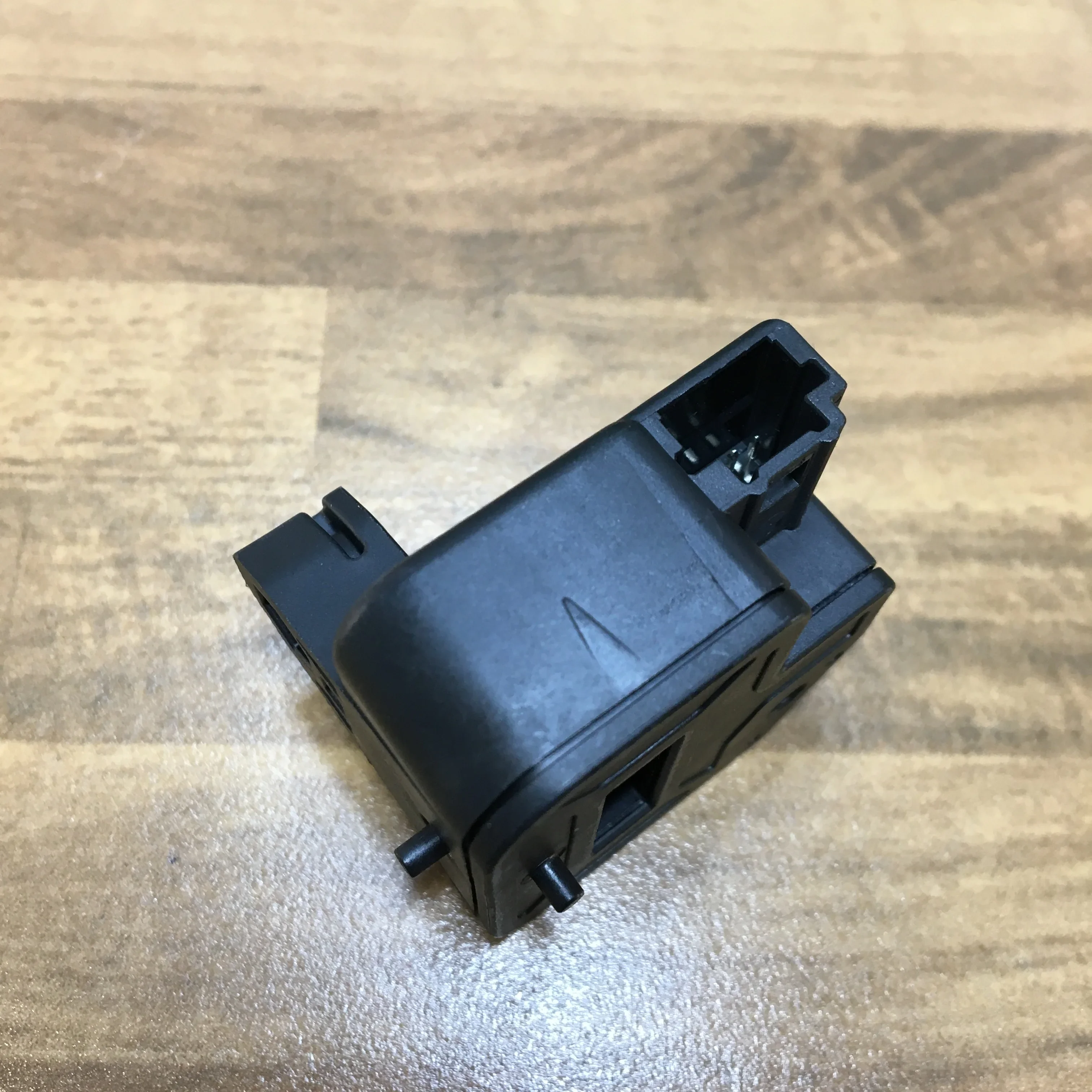 HAH1DRW600-S baru transformator sensor arus otomotif LEM