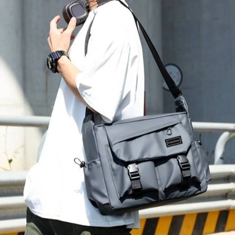 

Cool Large Capacity Men Crossbody Bag Japanese Style Harajuku Nylon Postman Bag Lightweight Square Casual Messenger Bag Unisex