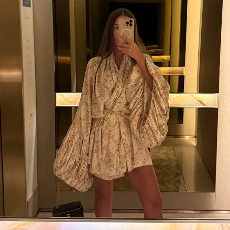 Abito elegante da donna a trapezio con stampa floreale in raso, casual Y2K, mini abito plissettato con maniche lunghe a sbuffo e scollo a V