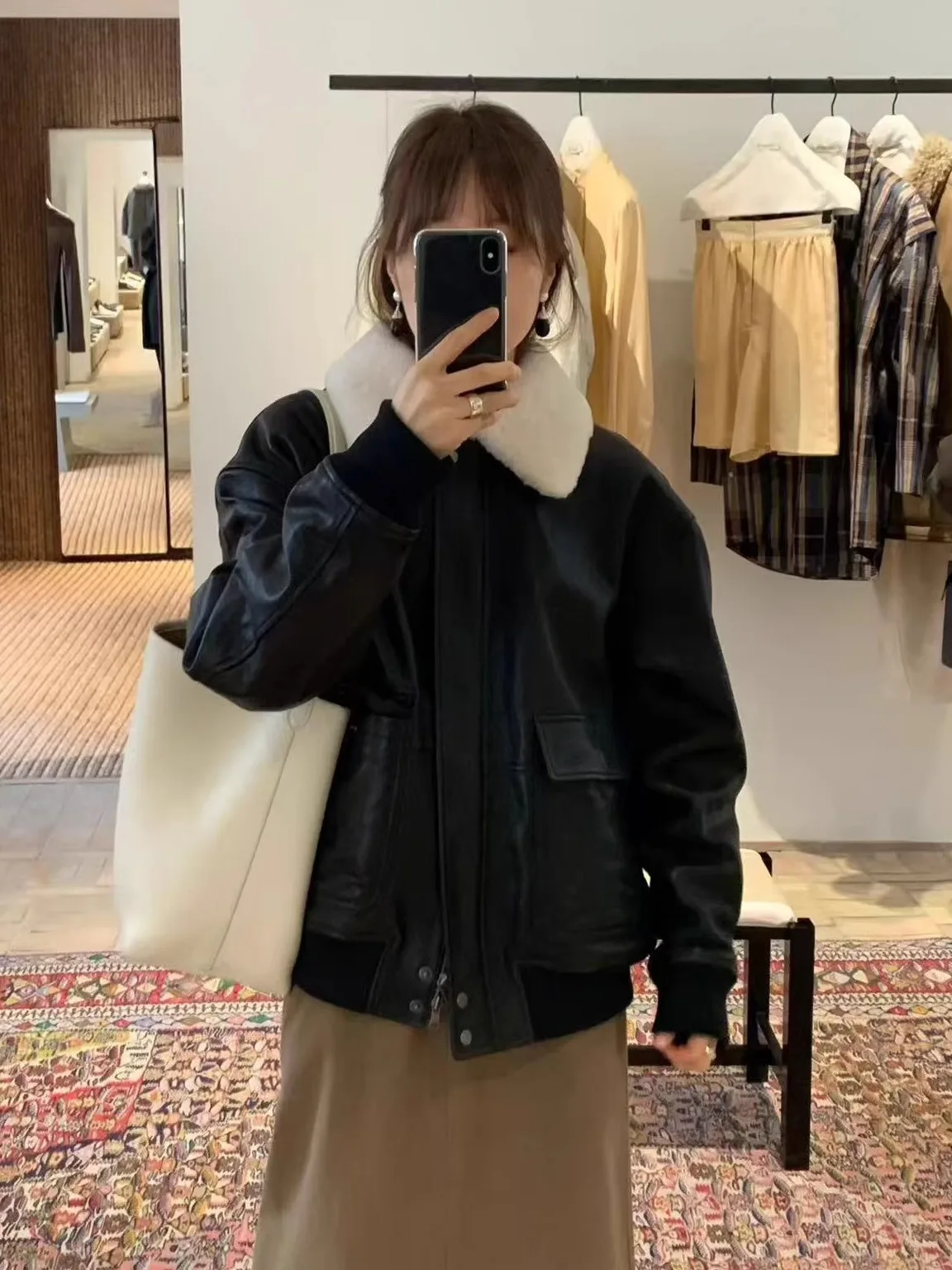 

Женская кожаная куртка Ounce 2026: Новинка, с отстегивающимся меховым воротником, на одной пуговице, с длинными рукавами, теплая, повседневная, однотонная