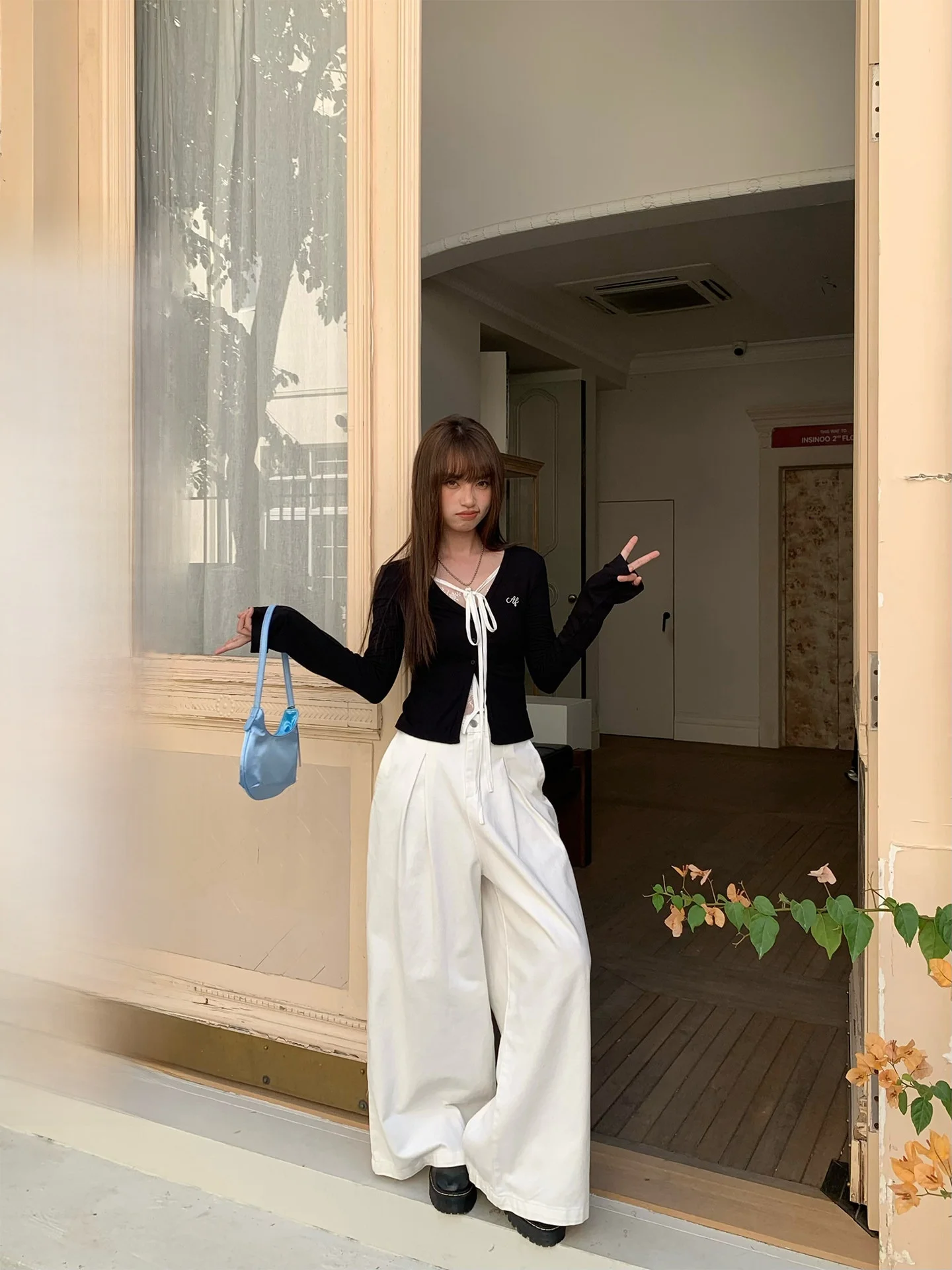 

Белые повседневные женские джинсы свободного кроя с широкими штанинами, плиссированные, струящиеся, длинные брюки для весны и лета, стройнящие фигуру