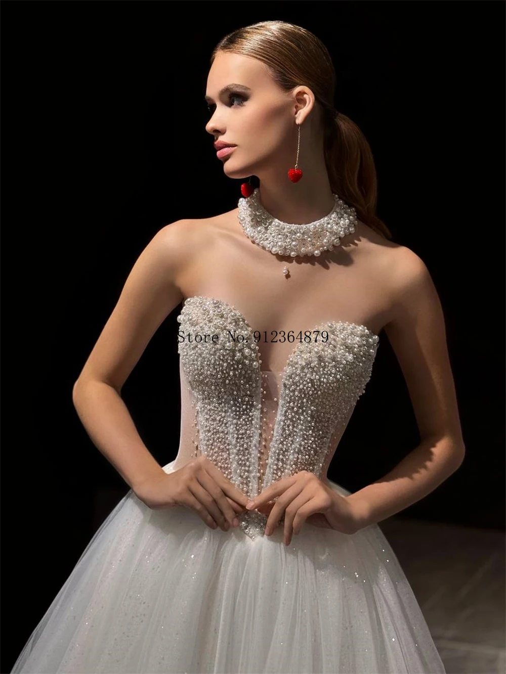 Customized Strapless Bridal Dress with Beaded Details Ball Gown Wedding Dress Tulle Skirt Elegant Bridal Gown for Carpet Wedding