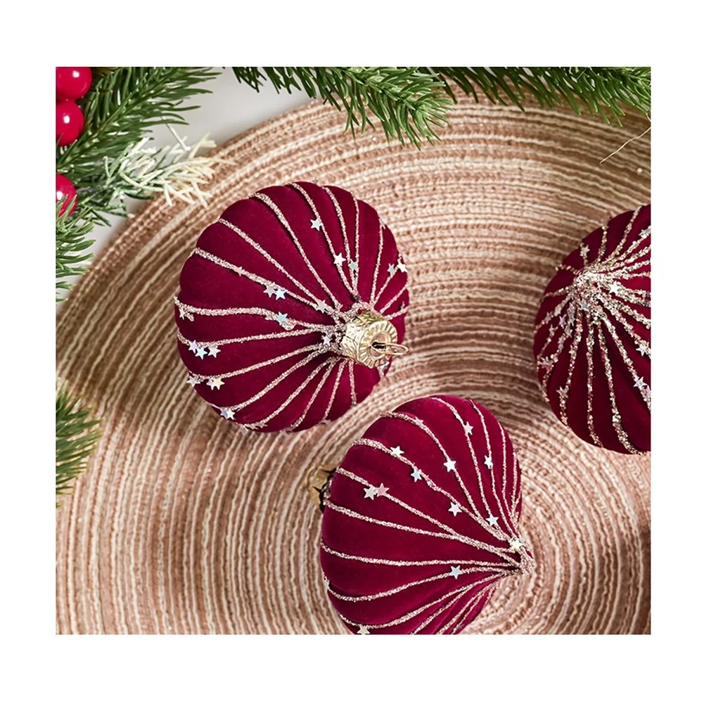 

Набор украшений для праздничной елки ручной работы с бархатной текстурой, как флокированной текстурой и ручной росписью деталей для сезонного домашнего дисплея