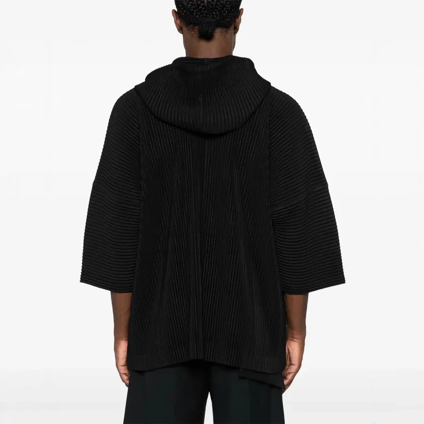 Miyake Spring Summer Men's 2025 Fashion Sweater Pleated Short Sleeve Hooded Solid Color Loose Pullover Casual Pleat Jacket Top
