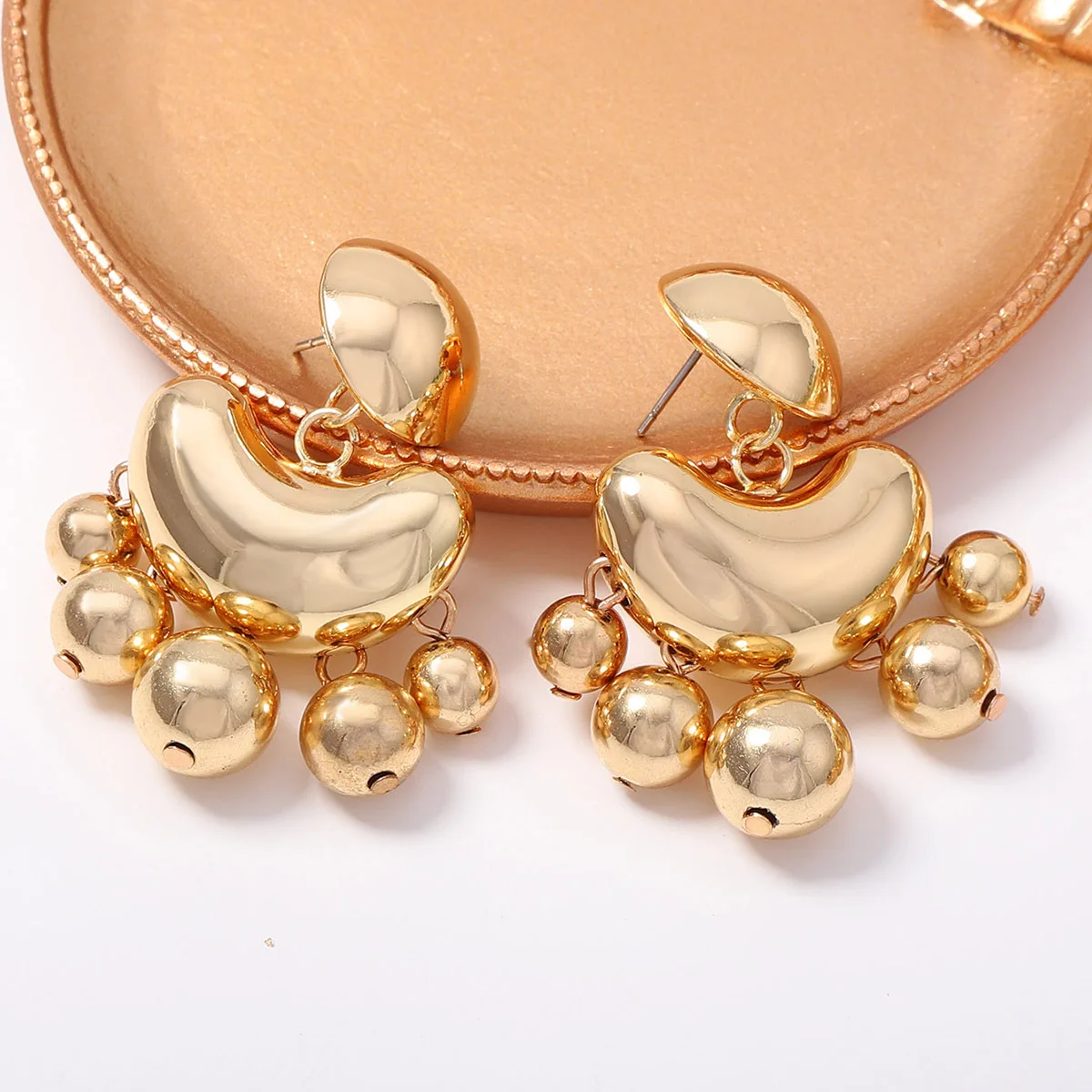 Neuheiten: Klobige Metall-Kugel-Quasten-Ohrringe für Damen, Übertriebener Statement-Schmuck, Festliche Geschenke – Detail 3