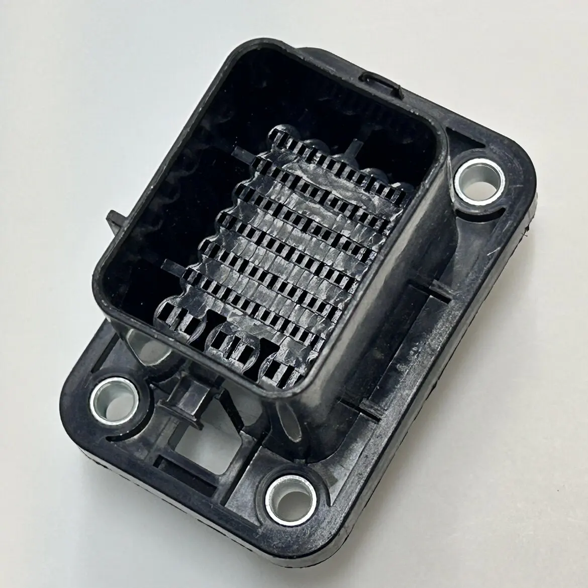 DMI left and right body control module plug 33 hole male end eight in one board end
