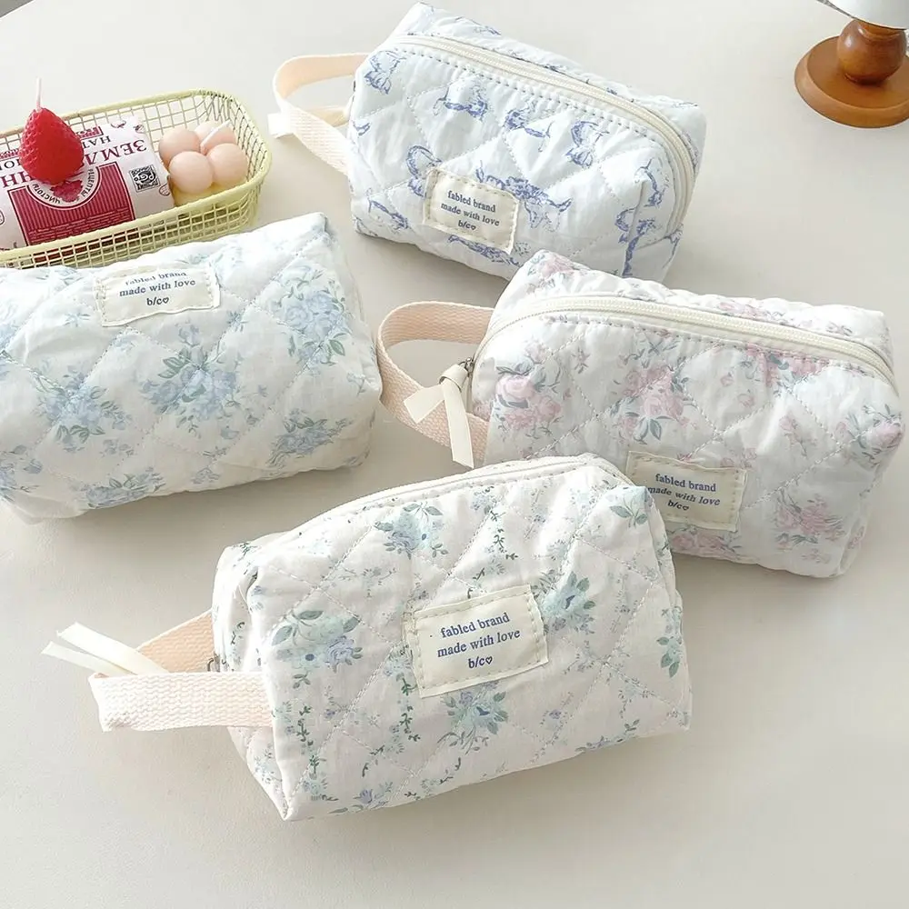 Floral Puffy Quilted Makeup Bag Cotton Flower Printed Toiletry Organizer Large Capacity Wrist Bags for Women Lady Girl Travel