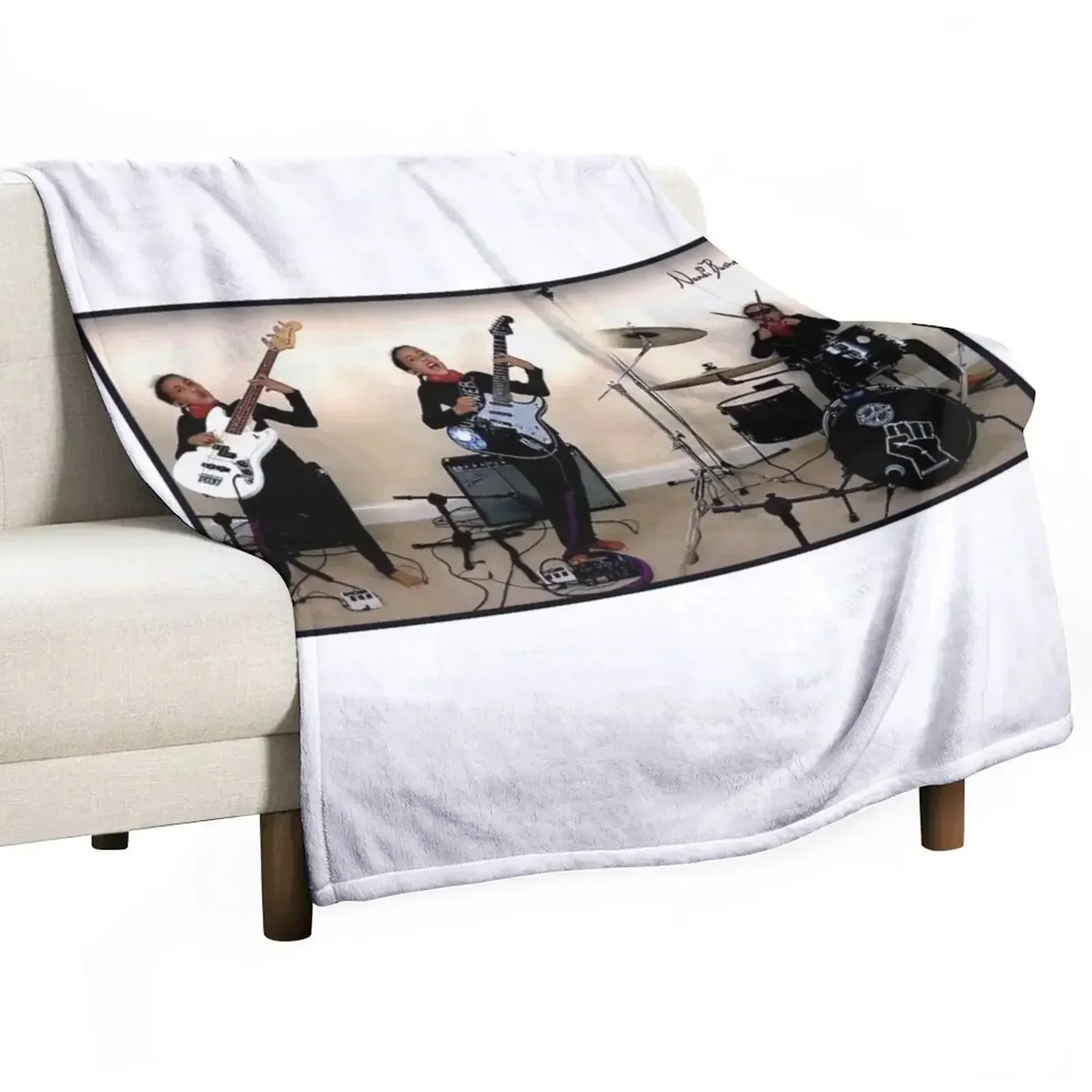 nandi bushell on rock Throw Blanket Luxury Brand Moving Tourist Vintage Plaid Bed Fashionable Blankets
