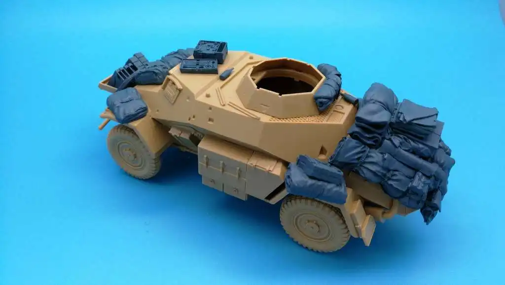 1:35 Scale Resin Die-casting Armored Vehicle Parts Modification Does Not Include The Unpainted Model Of The Car 35871