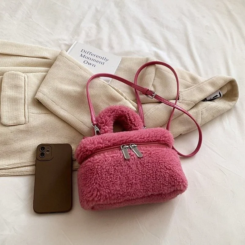

Luxury Minimalist Handbag For Women With Stylish Design And Solid Color For Everyday Casual Use