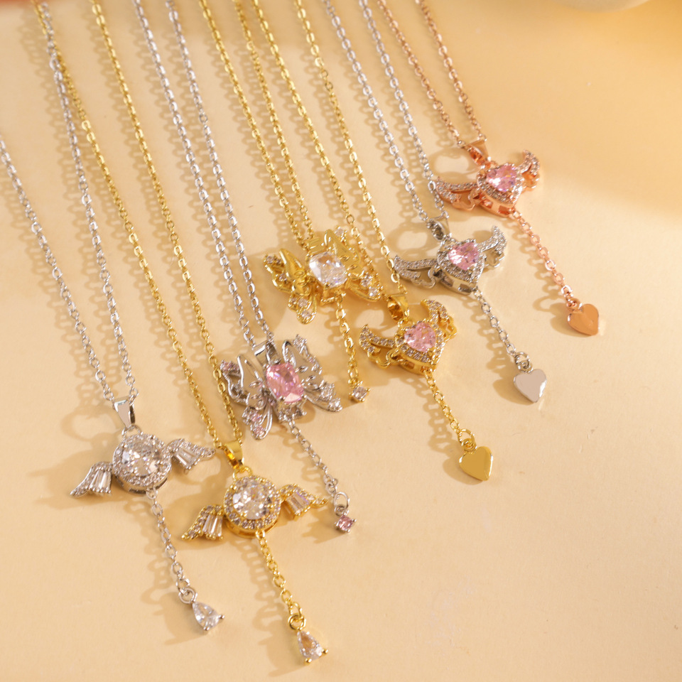  Women Angel Butterfly Pull-Out Pendant Necklace Luxury High-End Gold Color Necklace Non-Fading Titanium Steel Jewelry Accessory 