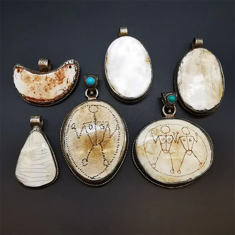 

Tibetan Ethnic Handmade Jewelry White Metal Copper Capped Shell Big Pendants TBP062