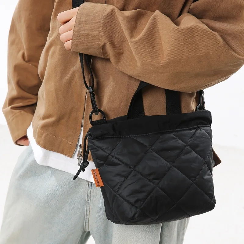 

Универсальная повседневная хлопковая сумка через плечо, сумка для мобильного телефона, диагональная сумка-кроссбоди, популярная студенческая модель, модель для пар.