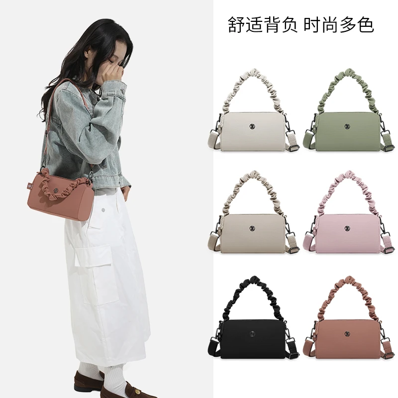 

New and trendy Korean-style matte fringe bucket bag, suitable for fashion outings and daily commutes as a shoulder bag.