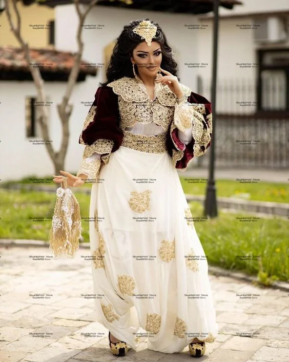 Vestidos de baile de graduación tradicionales de Albania, caftán de lujo con perlas de encaje dorado, chaqueta de terciopelo de manga larga burdeos, vestido de noche