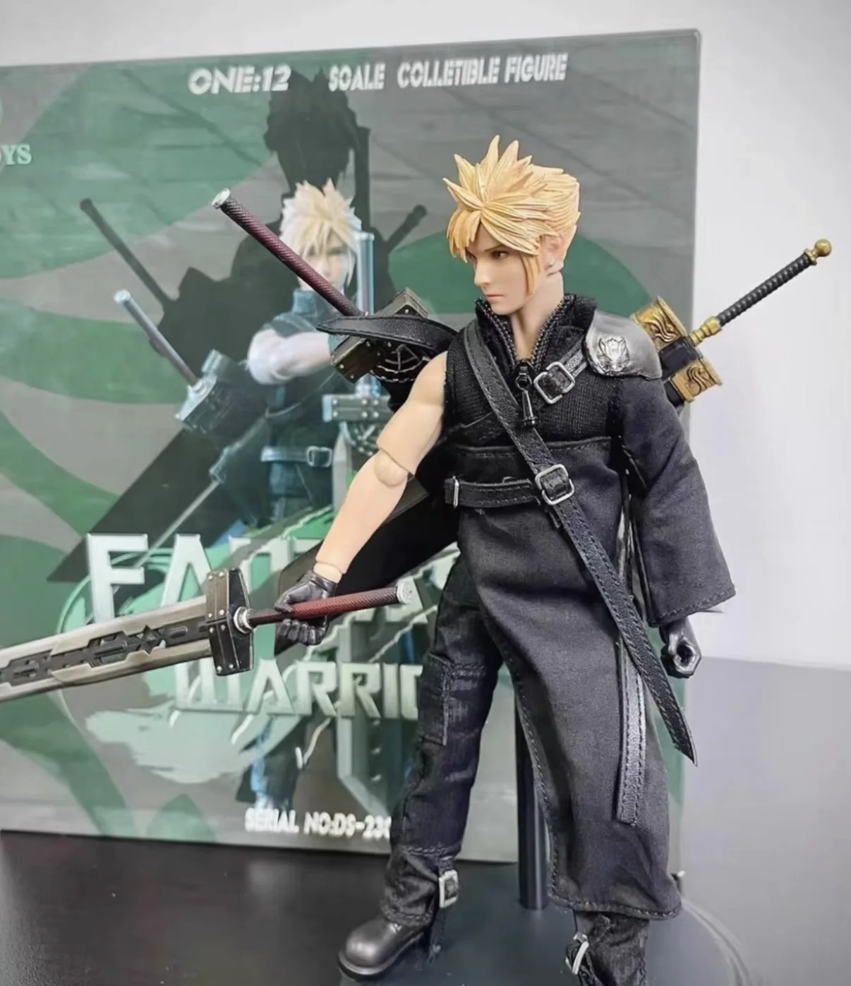 

in stock 1/12 Final Fantasy Claude Movable Soldier Cloud cloth style short golden hair black combat suit movable joints.